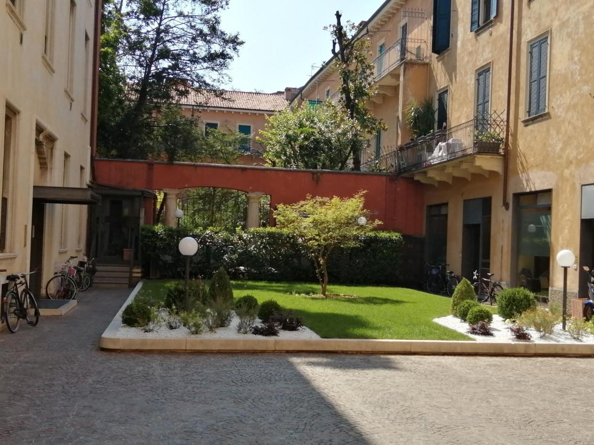 Castle View Lodge Intero Appartamento Verona Centro Storico Екстер'єр фото