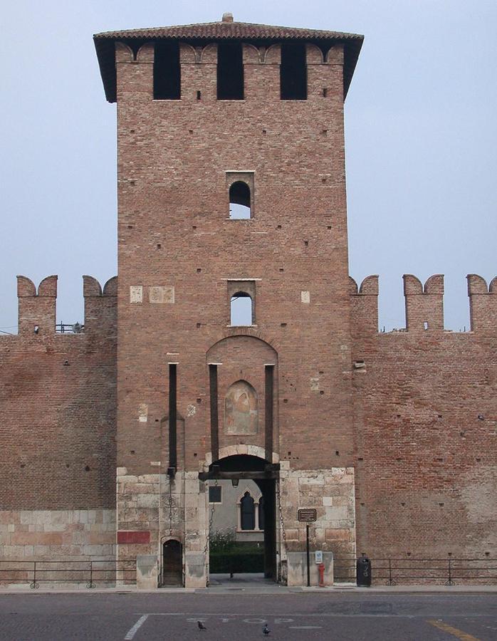 Castle View Lodge Intero Appartamento Verona Centro Storico Екстер'єр фото